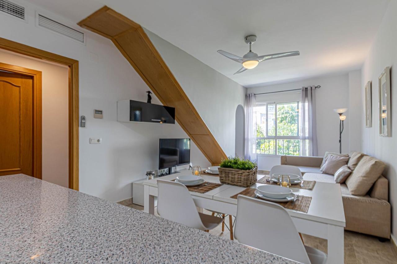 797 Holiday Rentals- Duplex Para 7 En La Carihuela A 1 Min De La Playa Torremolinos Bagian luar foto
