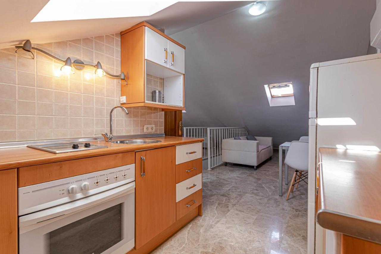 797 Holiday Rentals- Duplex Para 7 En La Carihuela A 1 Min De La Playa Torremolinos Bagian luar foto