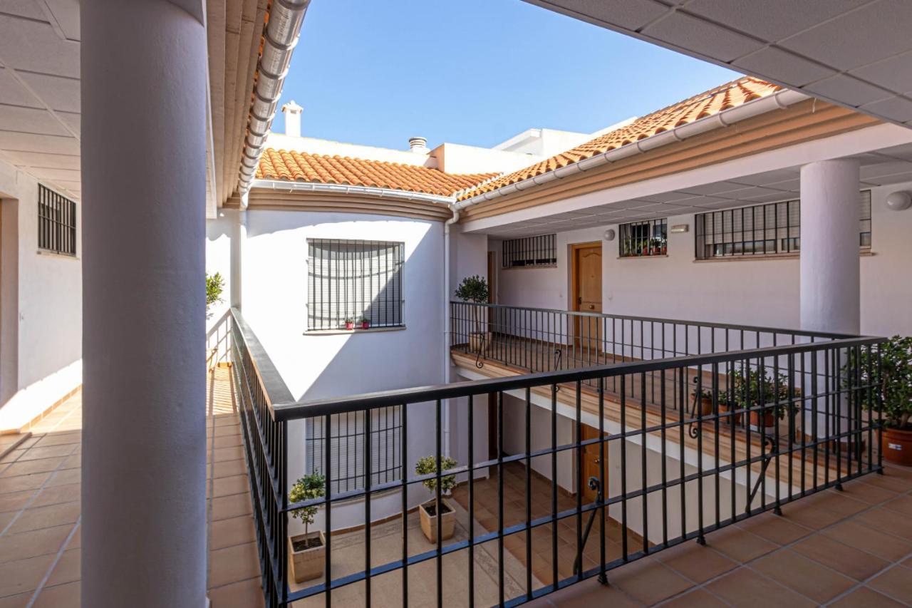 797 Holiday Rentals- Duplex Para 7 En La Carihuela A 1 Min De La Playa Torremolinos Bagian luar foto