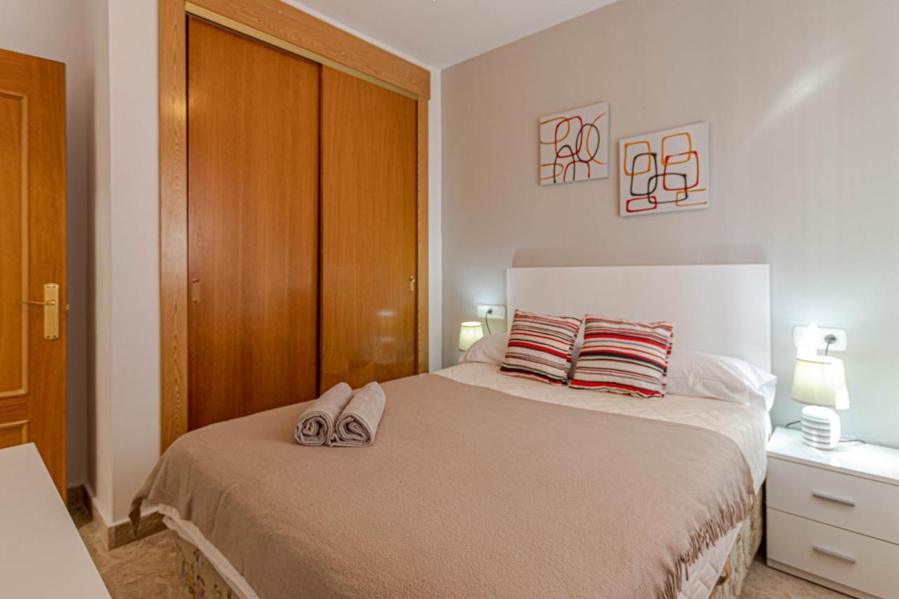 797 Holiday Rentals- Duplex Para 7 En La Carihuela A 1 Min De La Playa Torremolinos Bagian luar foto